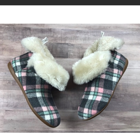 Vionic Slippers - Picture 5 of 11